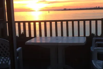 Image de T2 à la Rochelle, très belle vue mer, les pieds dans l eau!
