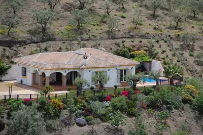 Image de Grande maison, dans un endroit isolé avec piscine privée et vue imprenable