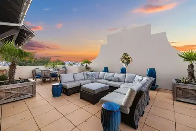 Image de Condo Rosemary Beach avec superbe patio extérieur + vélos gratuits