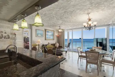 Image de Long Beach Resort 1br / 1ba * Cuisine et salle de bains rénovées * Chaises de plage gratuites!