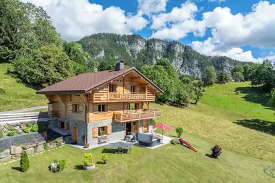 Image de Chalet 5*, Jacuzzi, Sauna, Home cinéma, Espace détente et jeux, splendide vue.