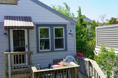 Image de Appartement Privé Rehoboth à seulement 1 pâté de maisons de la plage et de l'avenue Rehoboth!
