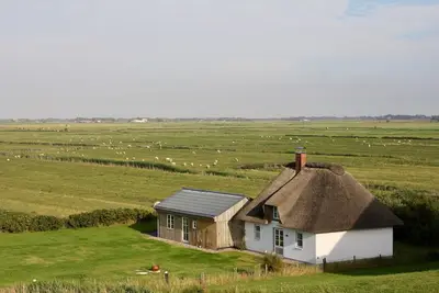 Image de droit chaumière superbe sur la mer près de Saint- Peter-Ording
