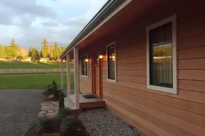 Image de Rien que \"5\" étoiles * Découvrez Woodinville * La région viticole de Washington