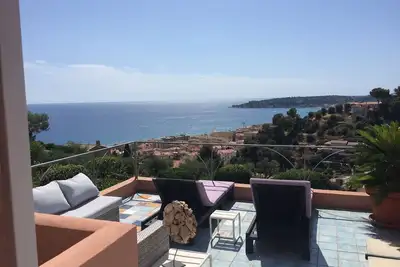 Image de Villa avec jardin Ă 12 min Ă pied de la plage, vue magnifique sur la mer. <br>