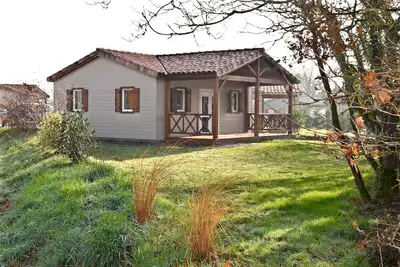 Image de Chalet au Domaine du Pré avec piscine plein air