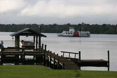 Image de St Johns River Front Home immense terrasse, Dock & Boathouse & Wifi