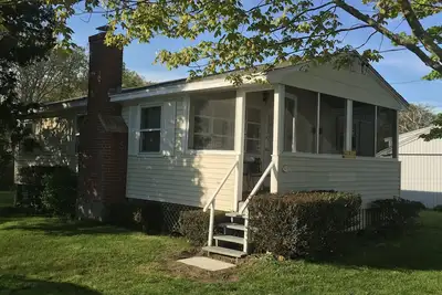 Image de Hawks Nest Beach Cottage-Vues de Long Island Sound-Tranquil + Relaxing-3br