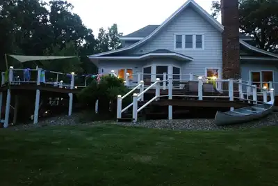Image de Wi Lake Home avec tant Ă offrir! ! A seulement une heure des Twin Cities!