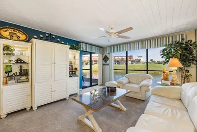 Image de Remise! Luxueux Edgewater Resort! Les tarifs de mai et août sont réduits!