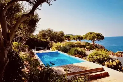 Image de Typique Villa Corse indépendante bâti, vue sur mer, piscine chauffee