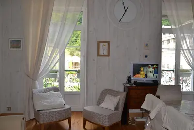 Image de Appartement 6 personnes au centre de Cauterets, 3 fenĂŞtres sur l'Esplana