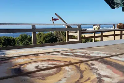 Image de Maison échouée sur les sanddunes dorées
