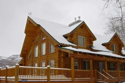 Image de Belle retraite de cabane en rondins nichée à 45 minutes de Park City