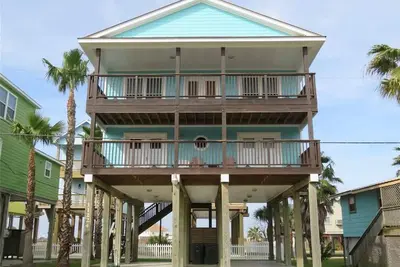 Image de Maison Oceanview! une minute à pied de la plage!