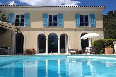 Image de Belle Villa, piscine et vue mer 4 chambres climatisées à Villefranche sur mer
