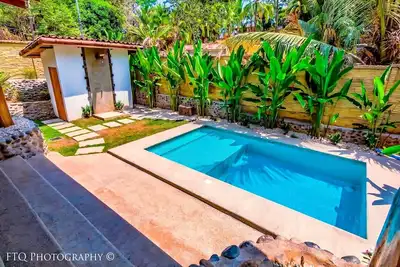 Image de Vivre Dehors! ! ! - Villa privée de 2 chambres avec piscine, intimité et nature