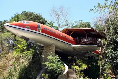 Image de Découvrez World Famous 727 Airplane Jungle Fuselage Accueil à Manuel Antonio