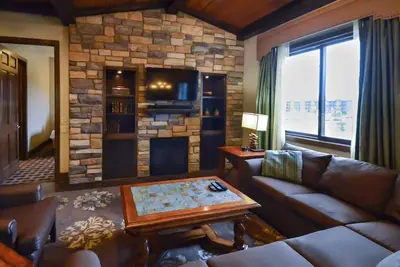 Image de Unité présidentielle de 2 chambres dans un complexe familial convivial du Wisconsin Dells