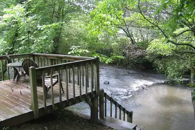 Image de Isolé cabine droit sur les Ellijay rivière minutes de Ellijay ou Blue Ridge