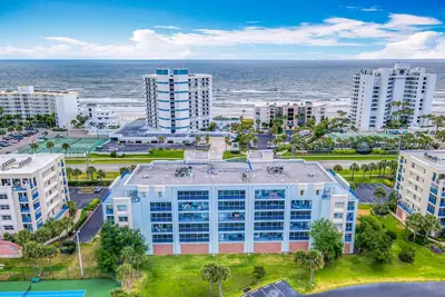 Image de Magnifique condo de 3 chambres et 2 salles de bain avec vue imprenable sur l'océan. Ow1-407