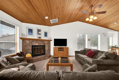 Image de Appelez-nous aujourd'hui pour obtenir les meilleures offres du Fairway Village 8!