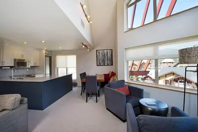 Superbe Whistler Penthouse - Étapes de la télécabine