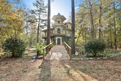 Image de À couper le souffle, Wooded River Retreat \"Isle Of View\"
