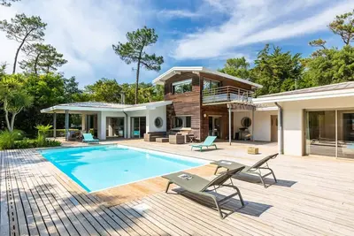 Image de Villa de charme entre lac et océan