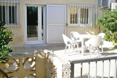 Image de Appartement dans un endroit formidable à 40m de la plage