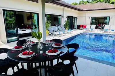 Image de Crystal: 4 B \/ Rms piscine privée: 11 personnes