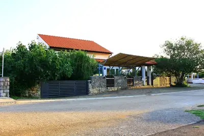 Petite oasis dans la ville de Krk