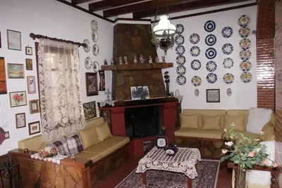 Image de Le F. J. La Maison Traditionnelle Est Une EXPÉRIENCE SPÉCIALE Pour Des Personnes SPÉCIALES.