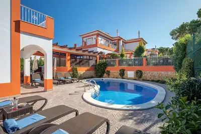 Image de Villa privée Ribeiro Iii de 8 chambres, près des plages et des commodités locales