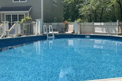 Image de Quiet Setting Close to downtown, Track and Spac