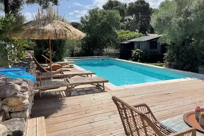Image de Maison au calme proche des plages et bien décorée