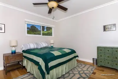 Image de Imprégnez-vous des vibrations Oceanside de la maison rénovée avec bain à remous