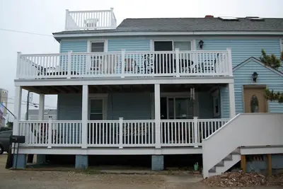 Image de juste en bord de mer, quartier familial