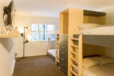 Image de Rénové Ski In Ski Out 2br, 2ba, 8ppl