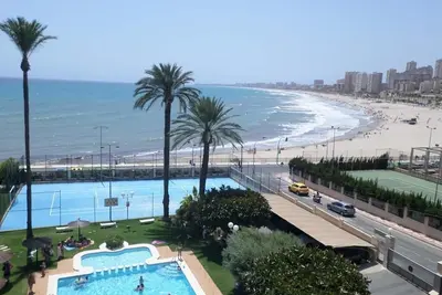 Image de appartement en front de mer avec vue panoramique sur l'océan
