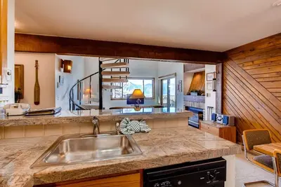 Image de Condo spacieux et confortable sur la pente | Super endroit!