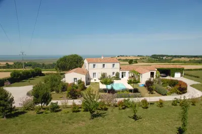 Image de GÎTE Calme De Pays Pour 2. Piscine PRIVÉE CHAUFFÉE. Vues Mer Magnifique. Plages Proche