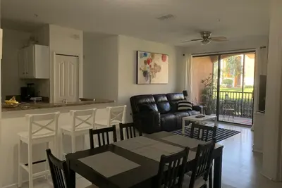 Image de Complexe hôtelier de luxe avec vue sur le lac 3 Br 2 Bain, piscine, court de tennis, parking, salle de sport