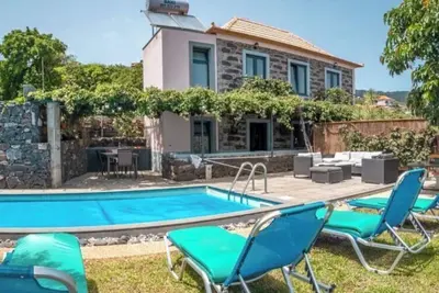 Image de Villa Santa Cruz Avec Piscine Privée De Style Madère
