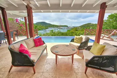 Image de Villa de luxe nouvellement construite avec vue imprenable