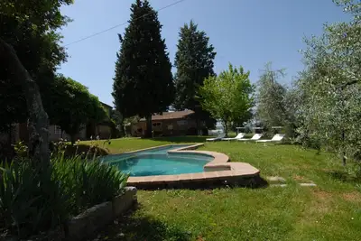 Image de Villa à Città della Pieve, un havre de paix au cœur des bois et des oliveraies.