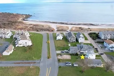 Image de Emplacement! Emplacement! Emplacement! Marchez jusqu'à la plage, à l'extrémité nord de la plage de Scarborough.
