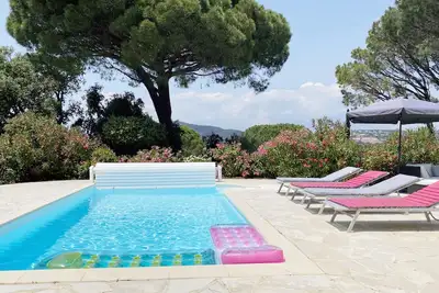 Villa de 100m2 avec piscine privée au calme