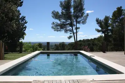 Image de Charme et authenticité sur les hauteurs d'Aix en Provence à 4km de la Rotonde