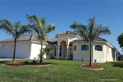 Villa Alani - construction neuve 03 / 2017-- Luxueuse villa de rêve au sud orientée directement sur le canal